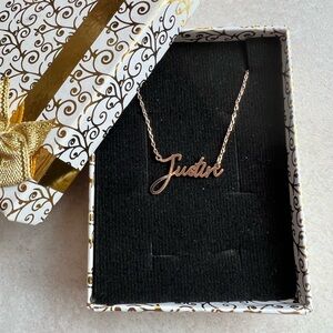 “Justin” Necklace. Fashion jewelry. New in box. 17in